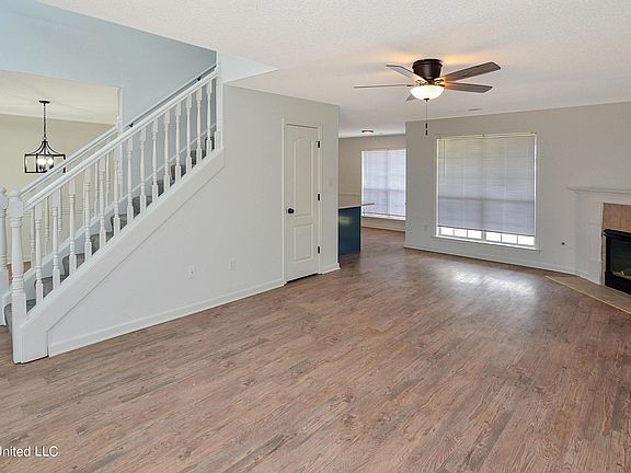 3rd image of 9055 Hickory Dr