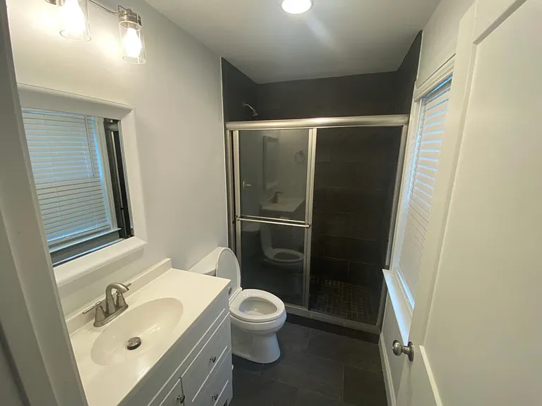 105 Sewanee Ave — Photo 6