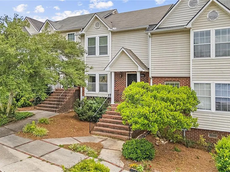 2266 Oak Glenn Cir — Photo 2