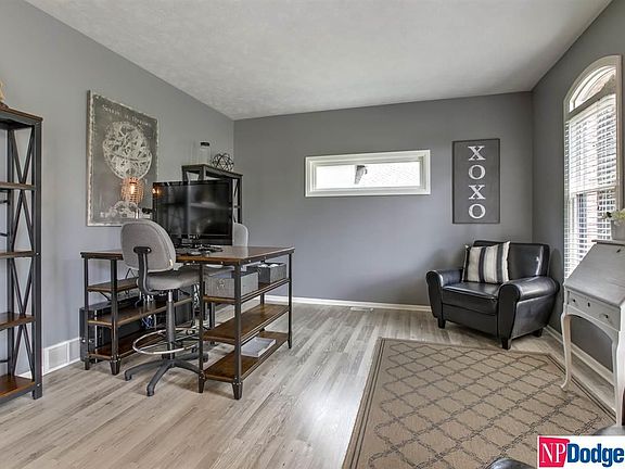 5th image of 22030 Stanford Cir