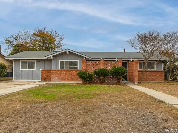7235 Westlyn Dr, San Antonio, TX 78227