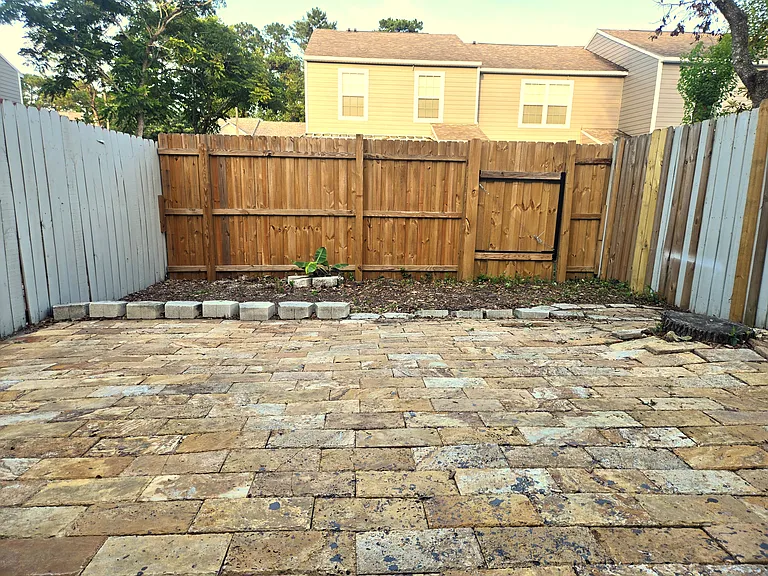 4526 Brook Hollow Cir — Photo 13