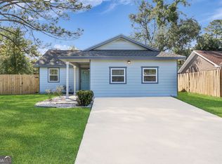 19 Robin Hood Dr, Savannah, GA 31406