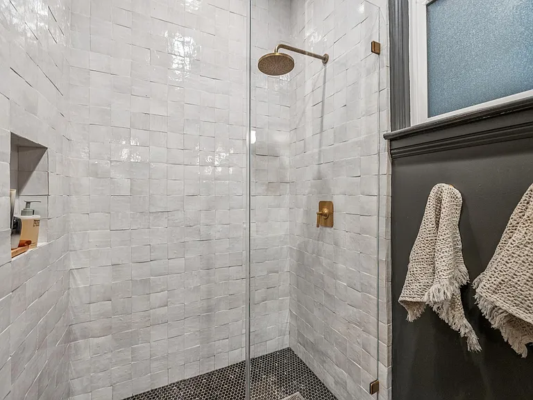 1178 Broadway #1178 — Photo 21
