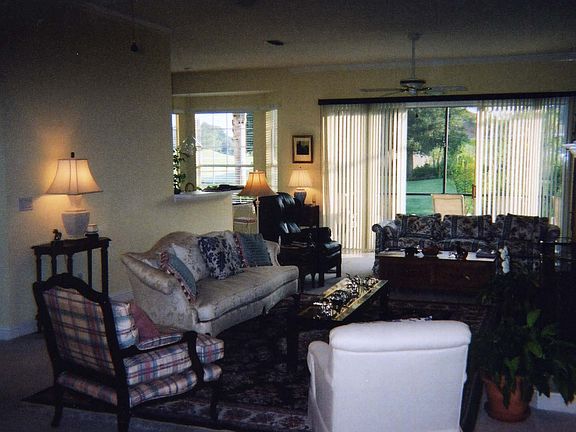 3rd image of 6527 Burnham Cir