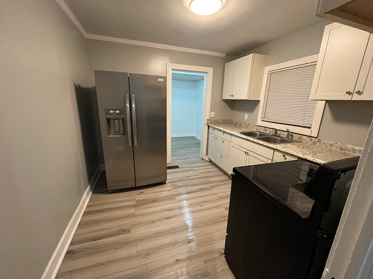 3 bed, 1590 sqft, $1,000 — Photo 2