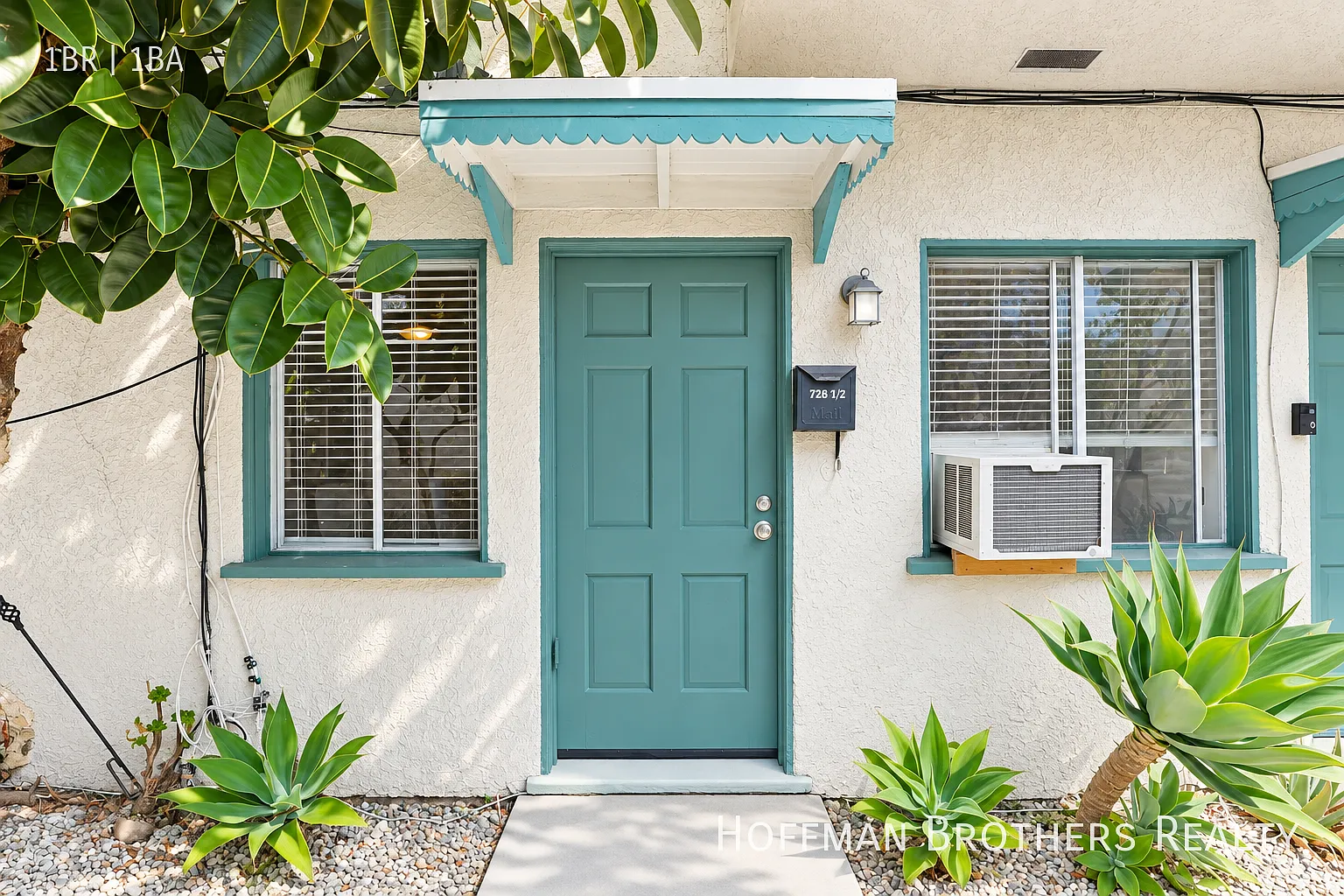 Bright Venice 1-Bedroom With Garage Parking,Gated Entry & Water Included! — Photo 3