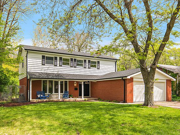 2nd image of 2209 Collett Ln