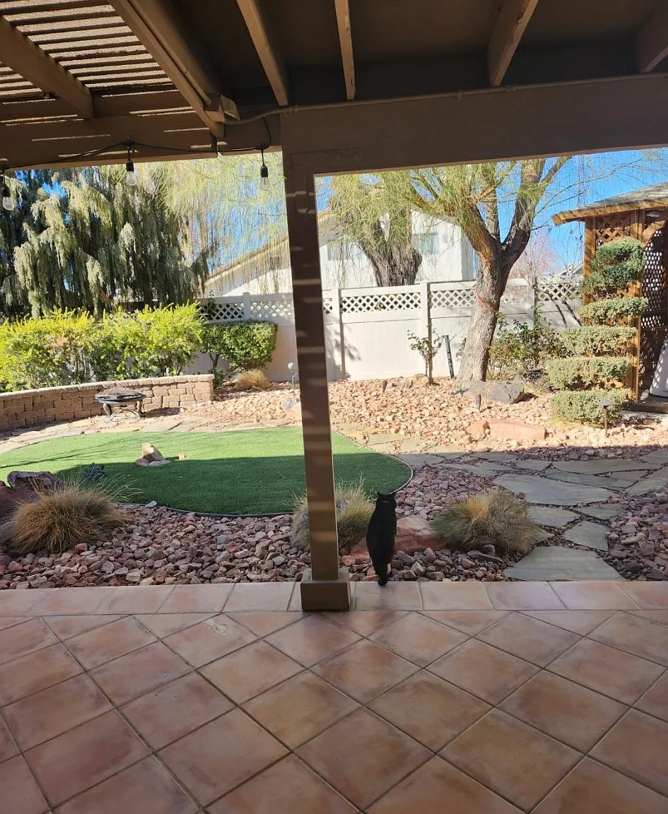3 bed, 2.5 bath, 2038 sqft, $3,150 — Photo 3