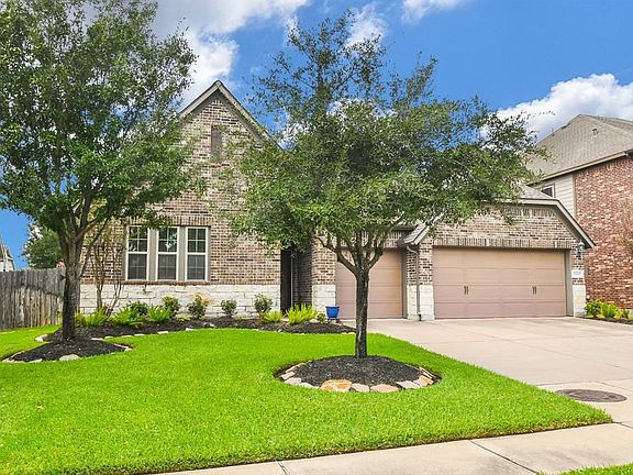 2nd image of 13619 Lake Vista Dr