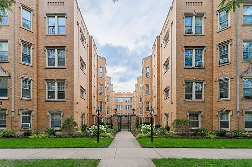 4328-36 N. Hermitage Photo 1