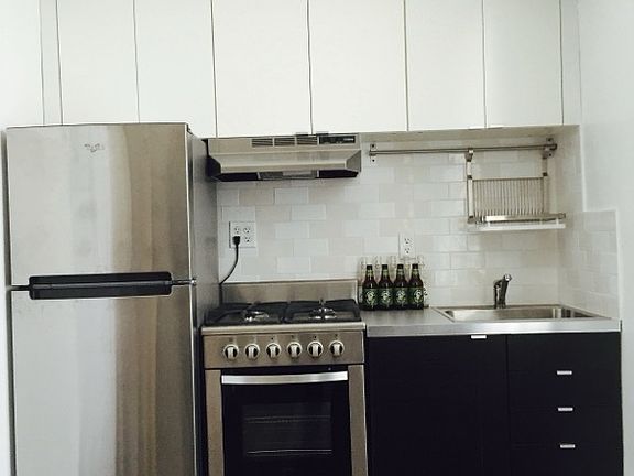 2nd image of 336 Evergreen Ave #16