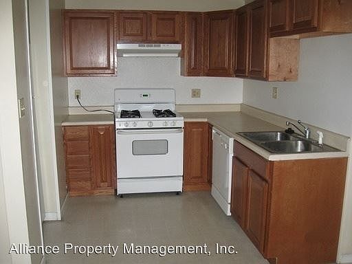 3rd image of 363 N 14th St APT 06