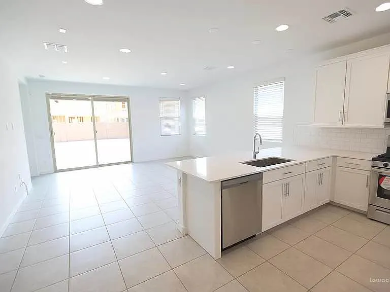 9331 W Glenrosa Ave — Photo 10
