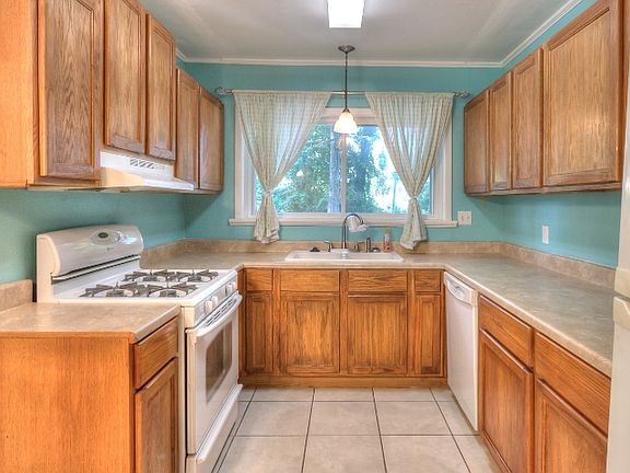 3rd image of 2611 W Cavett Dr