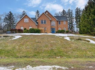 20 Misty Ln, Clarks Summit, PA 18411