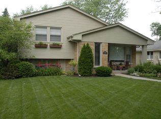 940 S Saylor Ave, Elmhurst, IL 60126