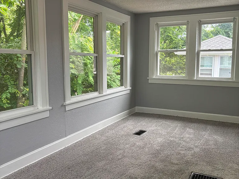 5825 Euclid Ave — Photo 9