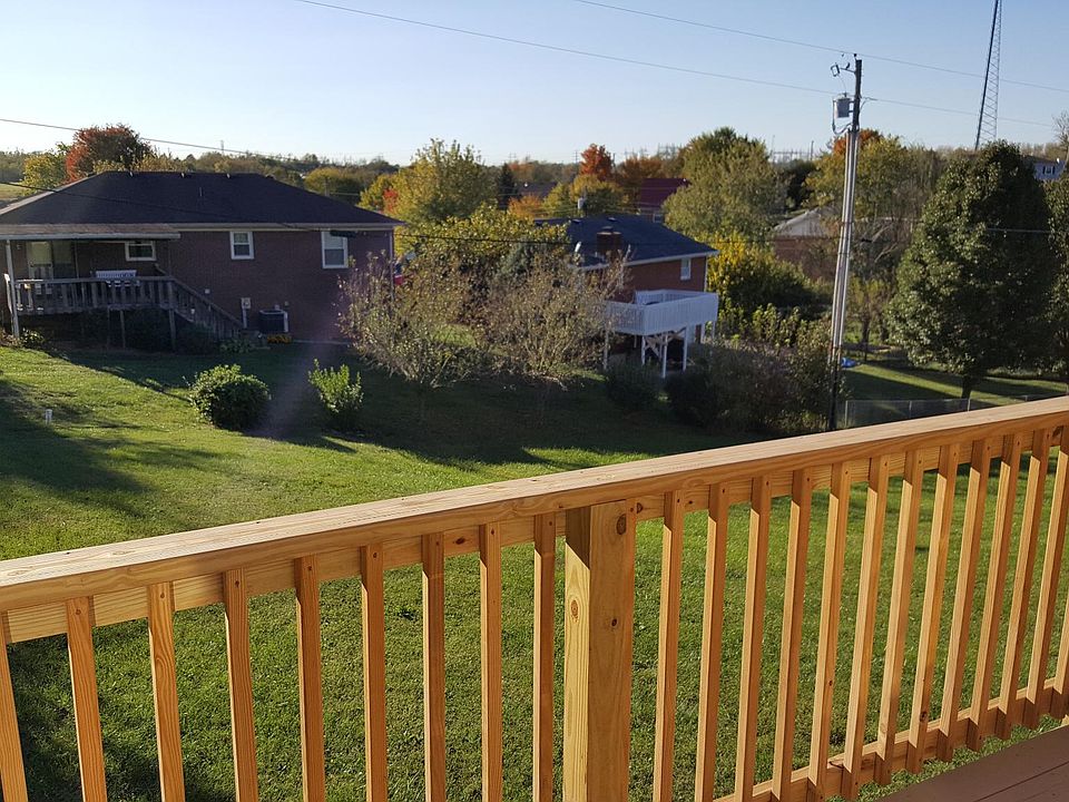 1st image of 220B S Keeneland Dr