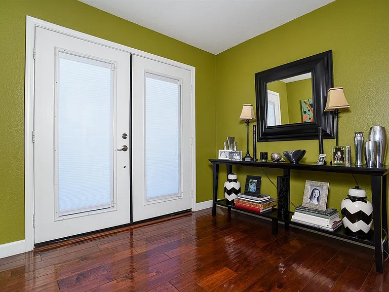 1228 Lantern Ct — Photo 4