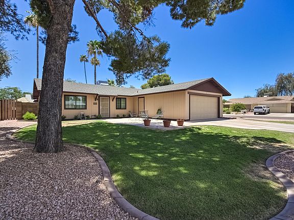 2nd image of 505 E Lodge Dr
