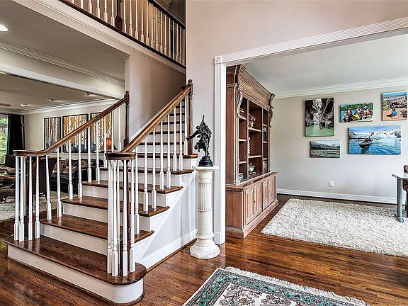 4th image of 1031 Stafford Ct