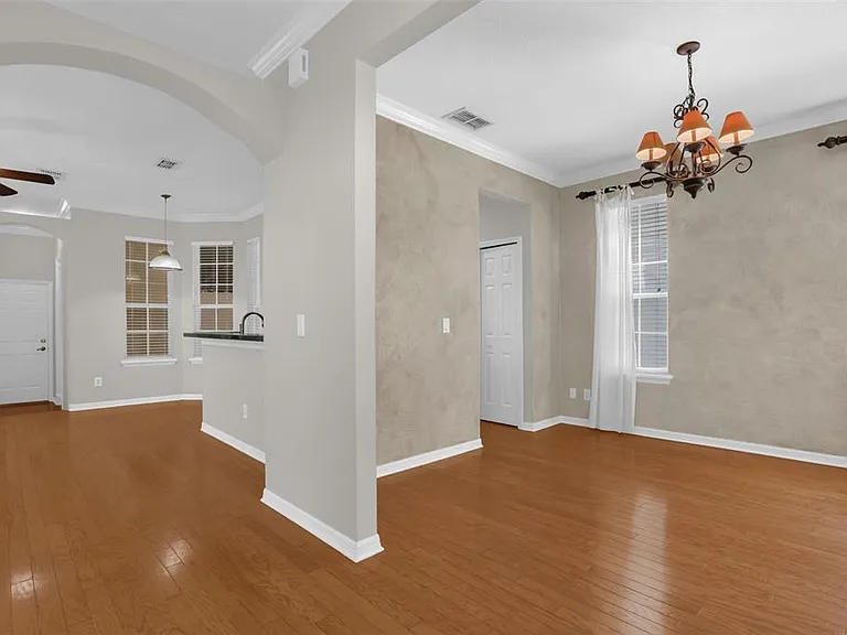 2165 Ridgewood St — Photo 7