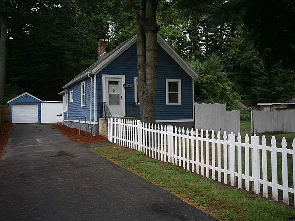 4th image of 44 Fliegel Ave