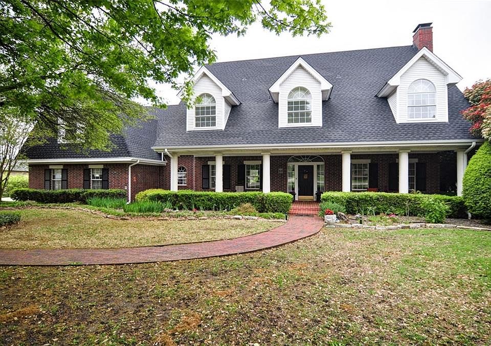 1st image of 18 Meadowcreek Dr