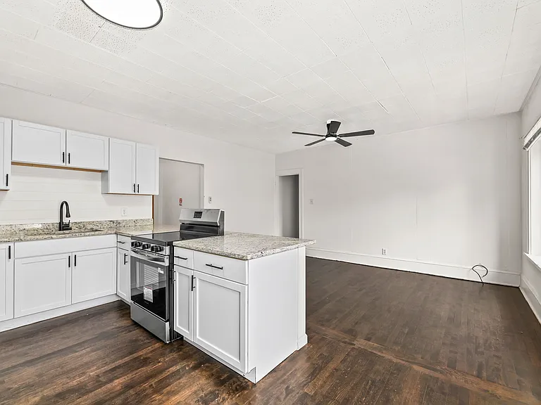 W180S7705 Pioneer Dr #2 — Photo 15