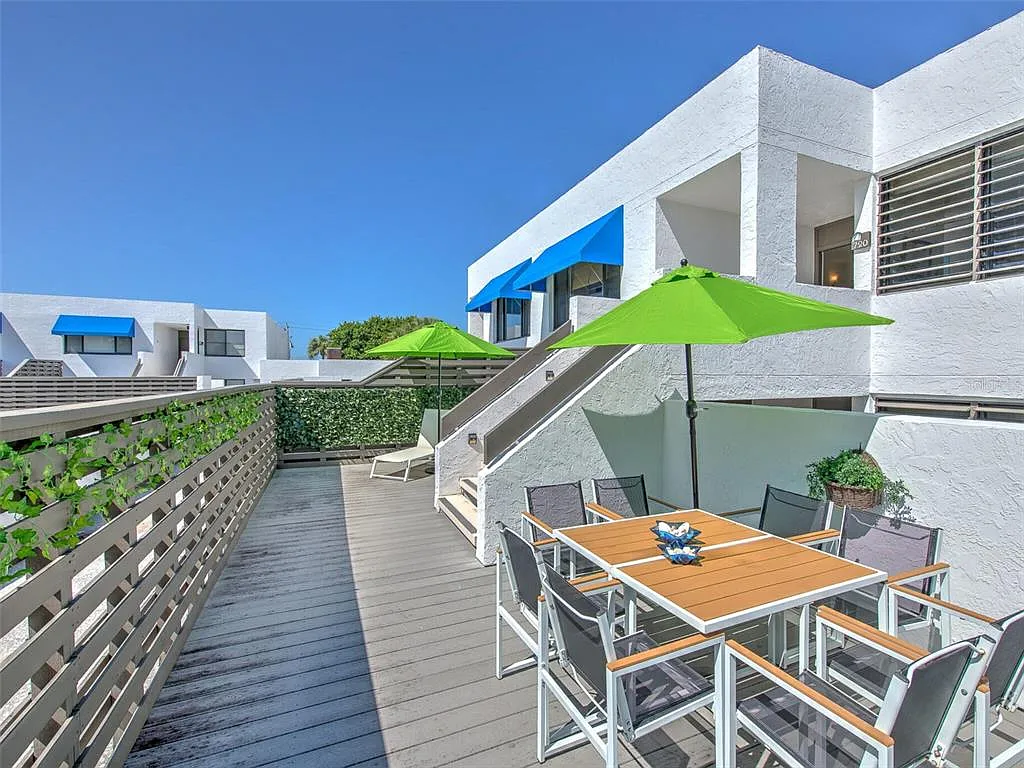 2 bed, 2.0 bath, 1260 sqft, $6,000 — Photo 3