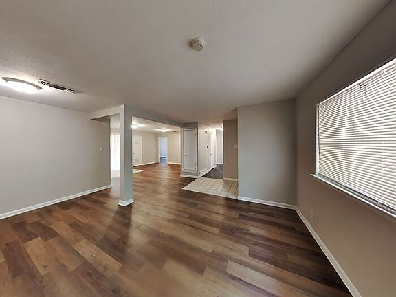 5th image of 407 Vine St