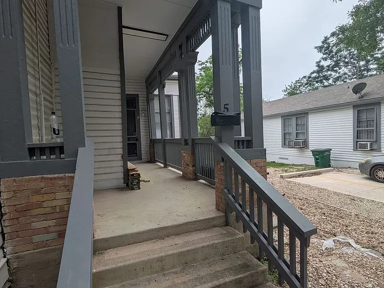 822 E Carson St #5 — Photo 3