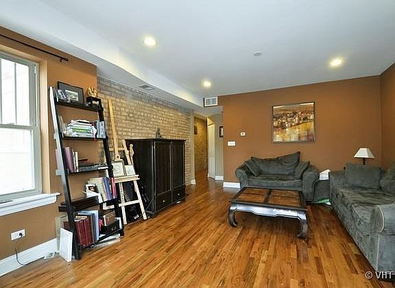 3rd image of 6307 N Francisco Ave #1