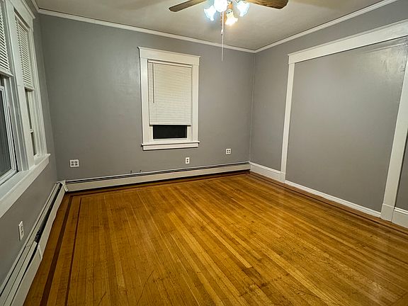 3rd image of 223 Baker St Floor 2