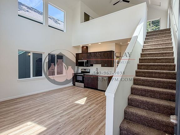 2nd image of 2520 Gilbert St S