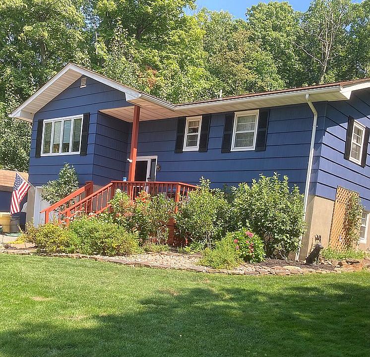 1st image of 4 Emerald Dr