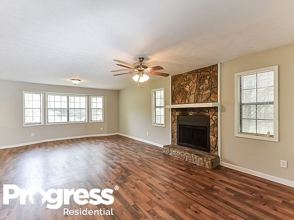 5th image of 2790 Creekwood Ln