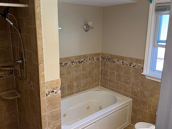 5th image of 18259 Spring Ct S