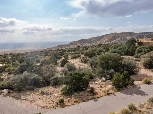 233 Spring Creek Ln NE, Albuquerque, NM 87122
