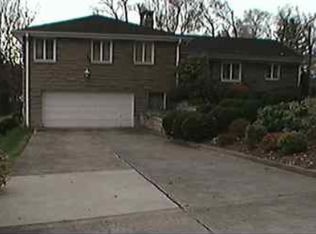 107 Royal Court Dr, Glenshaw, PA 15116