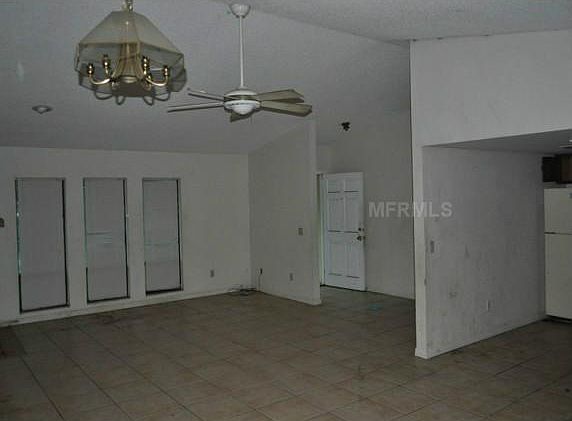 3rd image of 1575 Providence Cir