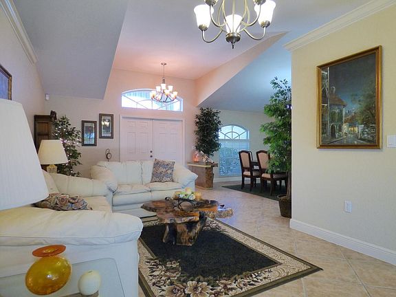 5th image of 1002 SE 21st St