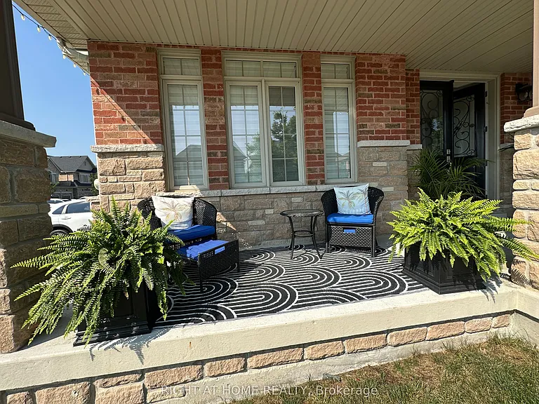 116 Hurst Dr — Photo 5