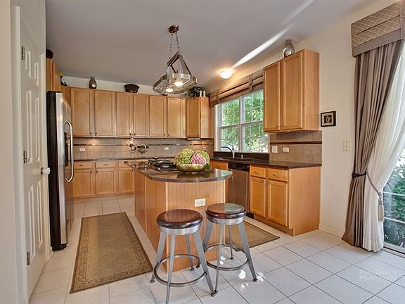 2nd image of 33981 N Wooded Glen Dr