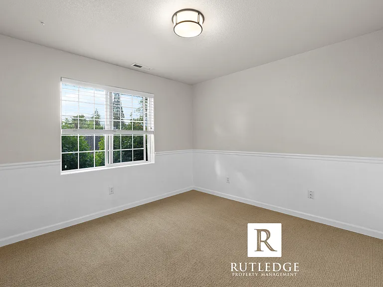 1013 Hope Dr — Photo 23
