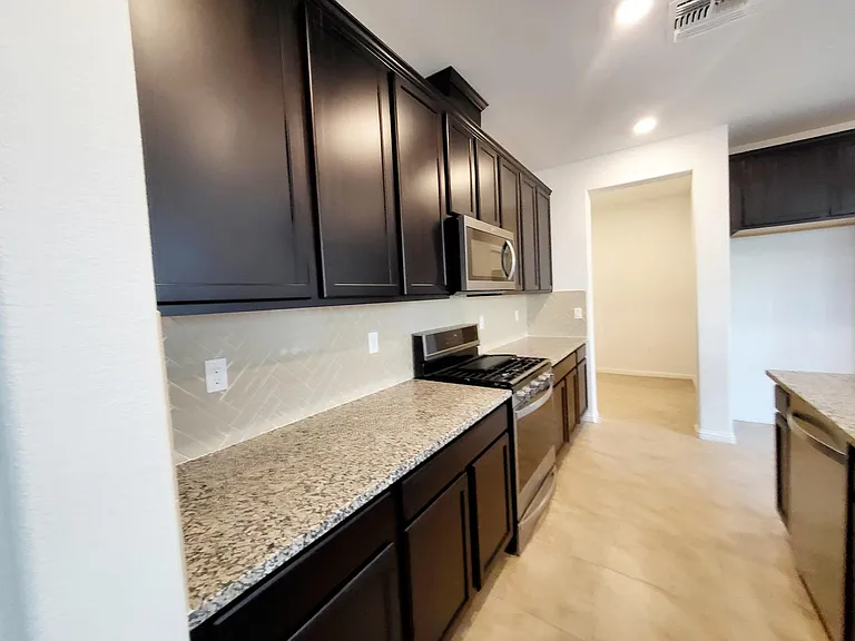 2733 Penrose Ln — Photo 10