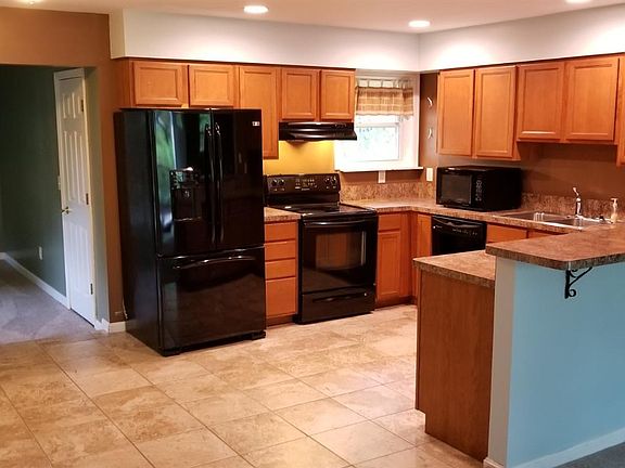 2nd image of 559 Marilyn Ln