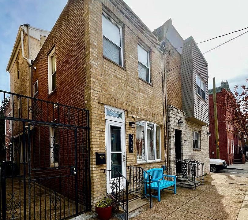 1st image of 2709 E Somerset St