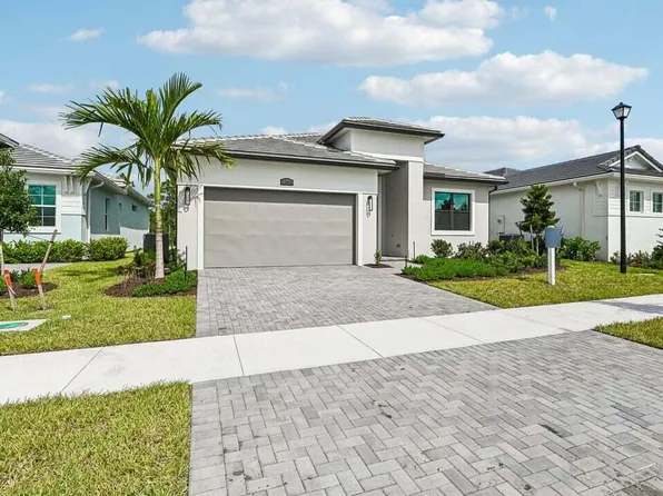 13566 SE Grovewood Drive, Port St Lucie, FL 34984